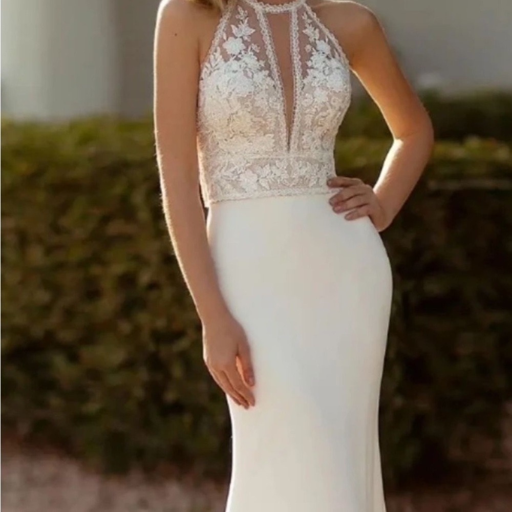 Cream Sheath Wedding Dress with Halter Neckline